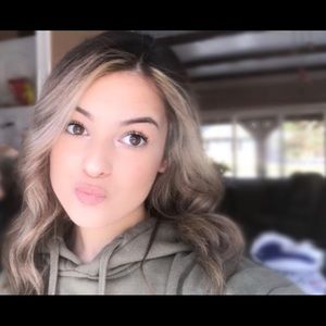 Meet your Posher, Cecily